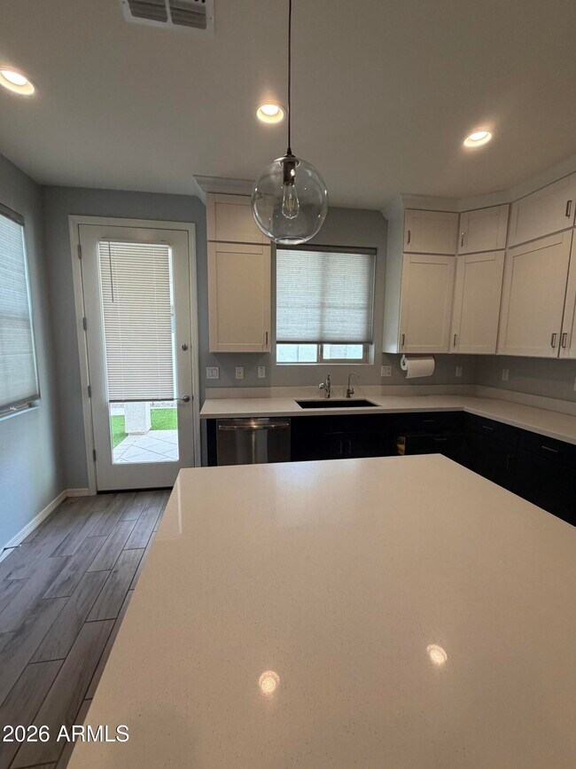 Building Photo - 1563 W Marlin Dr