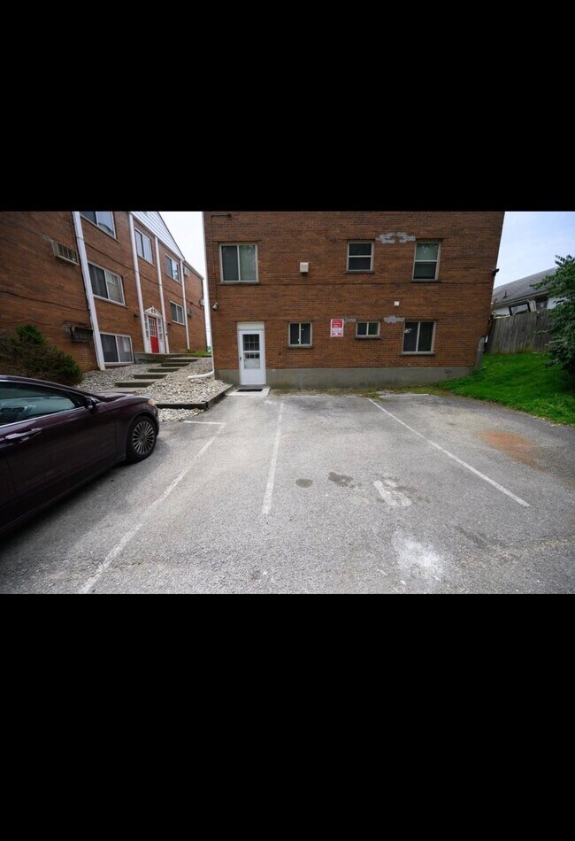 Building Photo - 6366 Corbly Rd