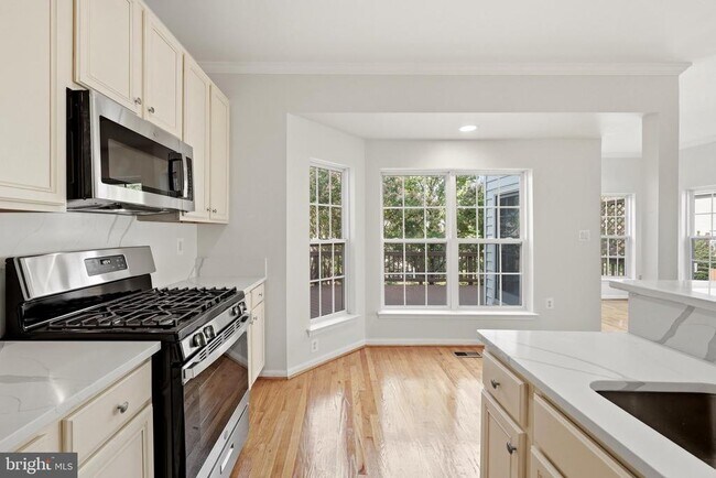 Building Photo - 45805 Marlane Terrace