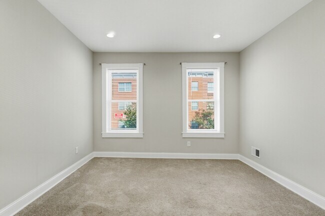 Building Photo - 2215 E Biddle St