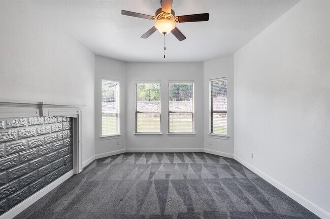 Building Photo - 175 Senna Dr