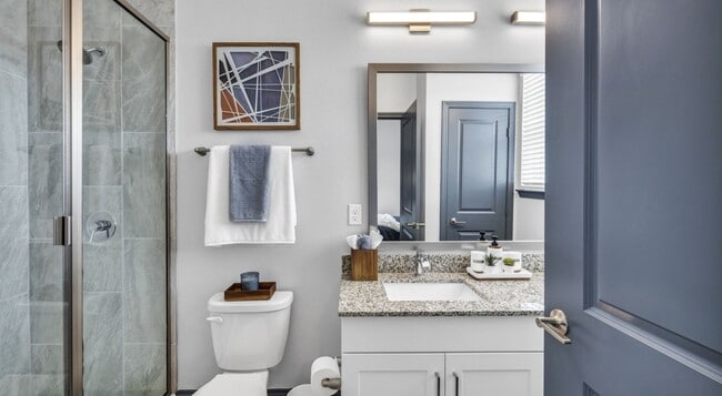 Building Photo - 4250 Woodridge Pkwy