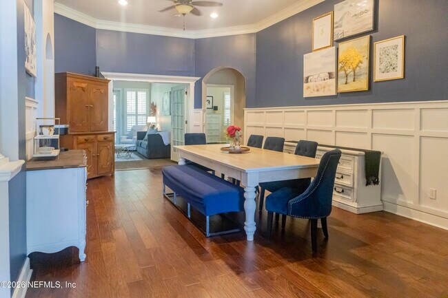 Building Photo - 904 Gallier Pl