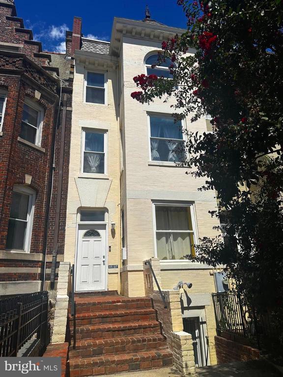Primary Photo - 1327 Harvard St NW