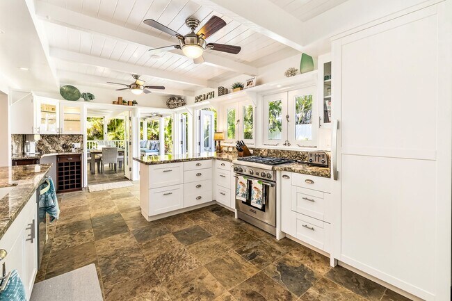 Building Photo - Fully Furnished Home in the Heart of Lanikai