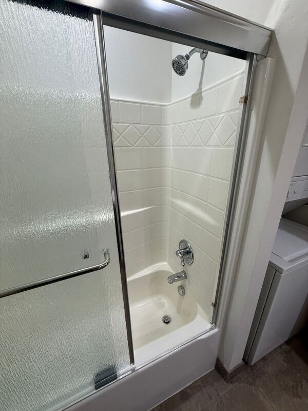 Building Photo - 160 Liberty St NE