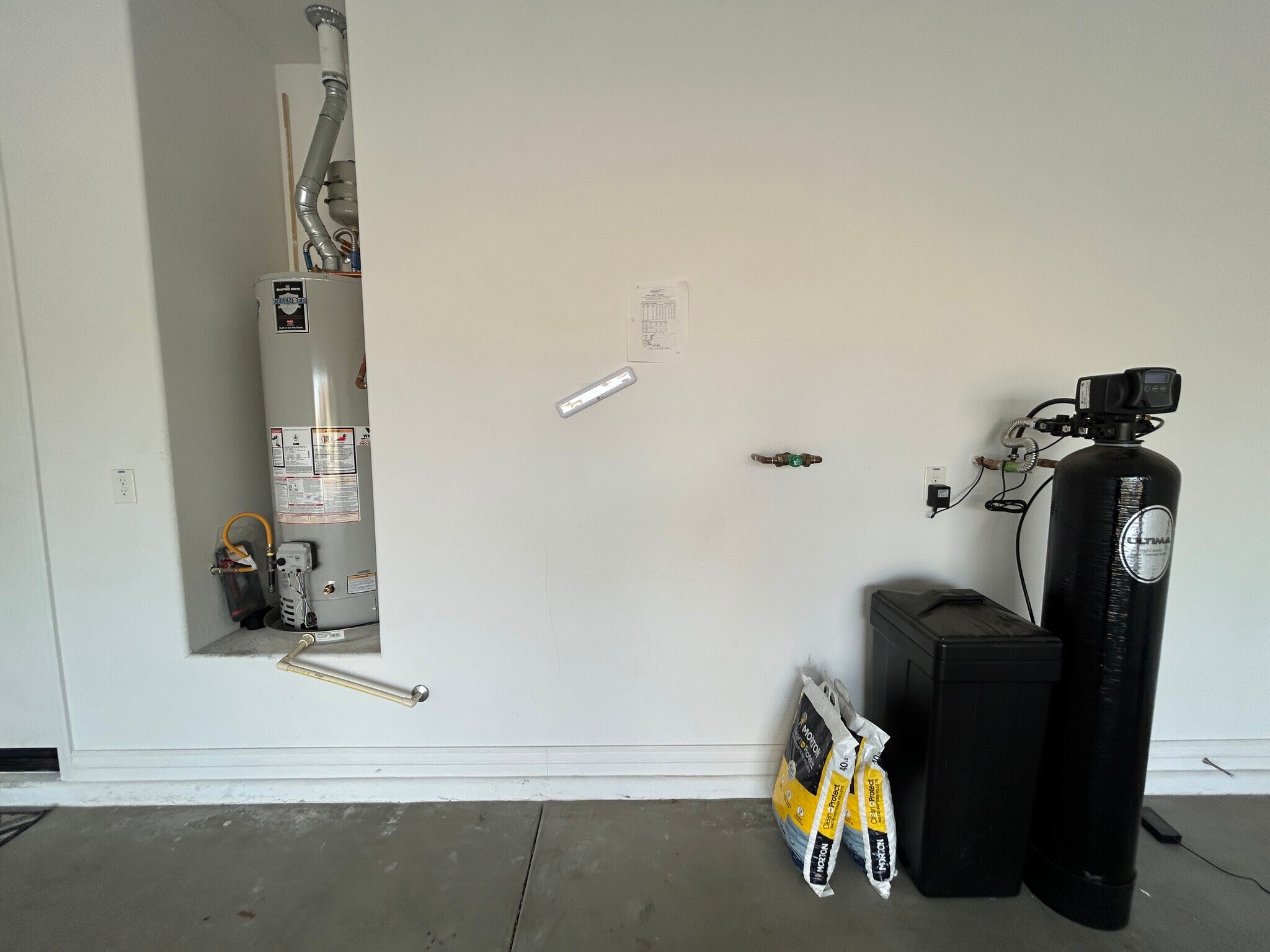 Building Photo - 8731 W Wagon Wheel Dr