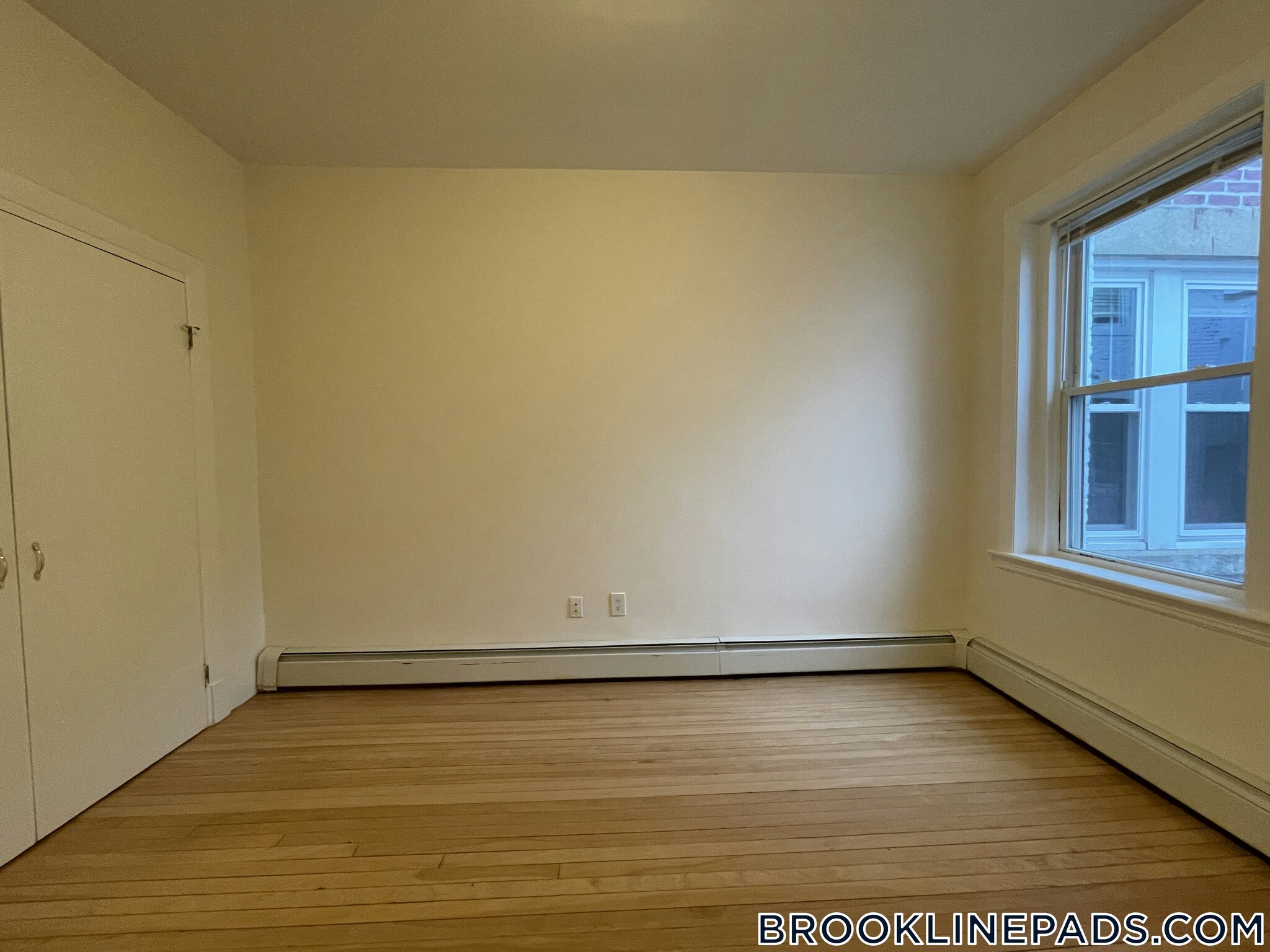 Building Photo - 1539 Beacon St