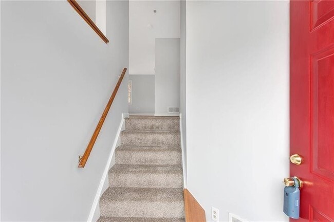 Building Photo - 1211 Meadowbrook Dr