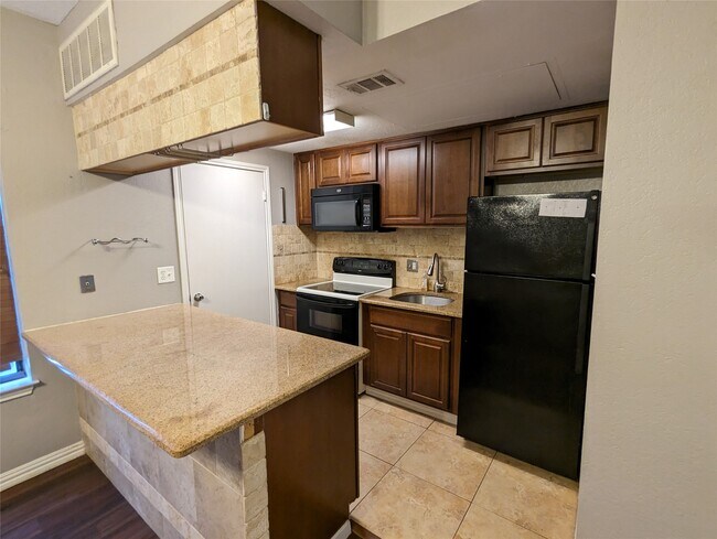 Building Photo - 601 Nelray Blvd