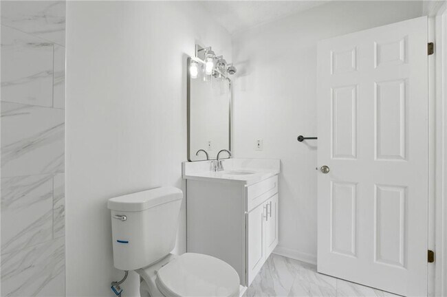 Building Photo - 129 Sandalwood Cir