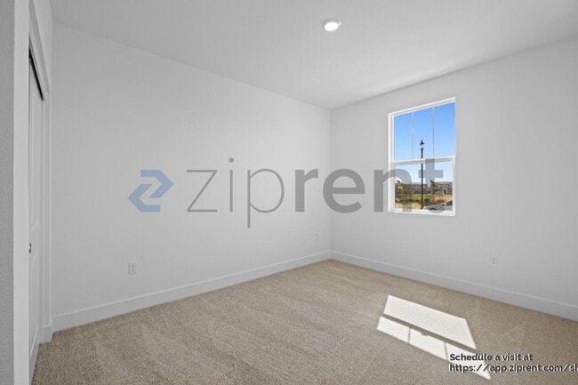 Building Photo - 3335 Cascade Dr