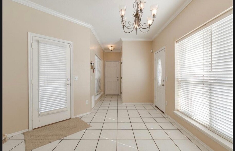 Building Photo - 12700 Sutton Hill Rd