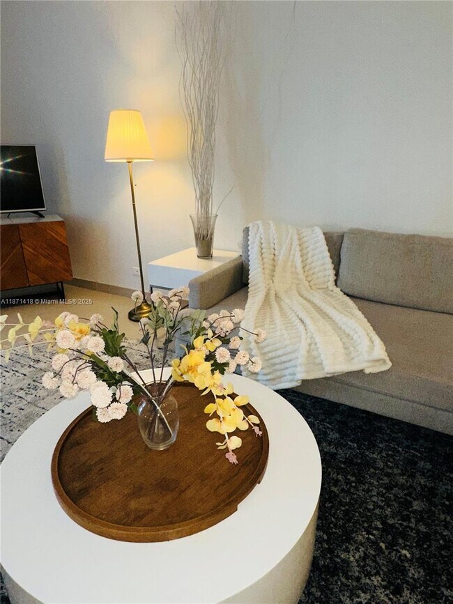 Building Photo - 2301 Collins Ave