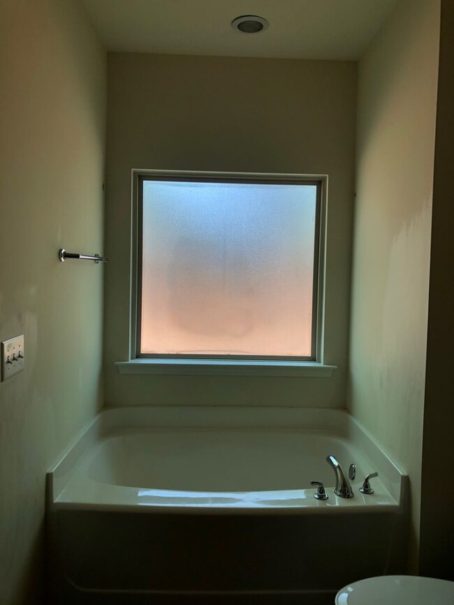 Building Photo - Coming Soon For Rent in Moody!
