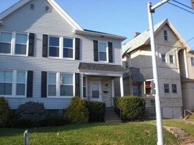 Building Photo - 379 E Beau St