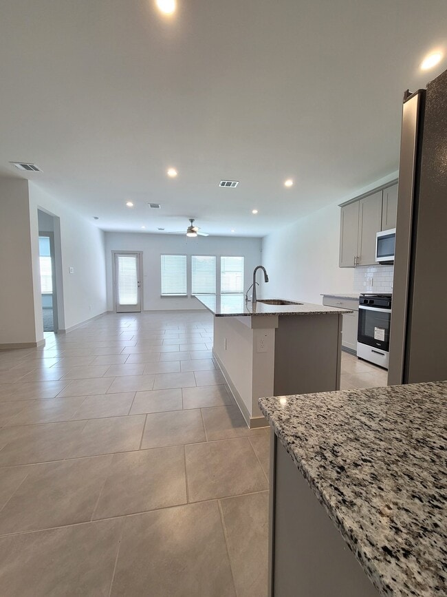 Building Photo - 4915 Pne Hvn Ln