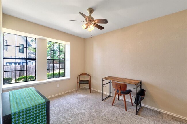 Building Photo - 1411 Gracy Farms Ln