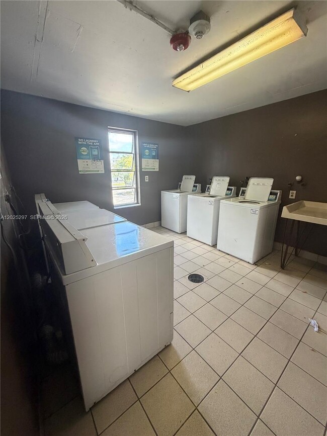 Building Photo - 8560 N Sherman Cir