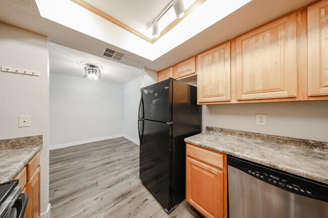 Building Photo - 1340 N Recker Rd