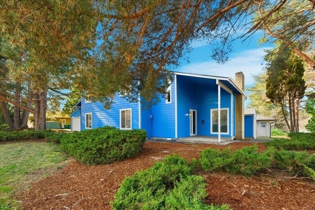 Building Photo - Updated 3BD/2BA Highland Duplex • Private Garage, Fireplace & Outdoor Space!