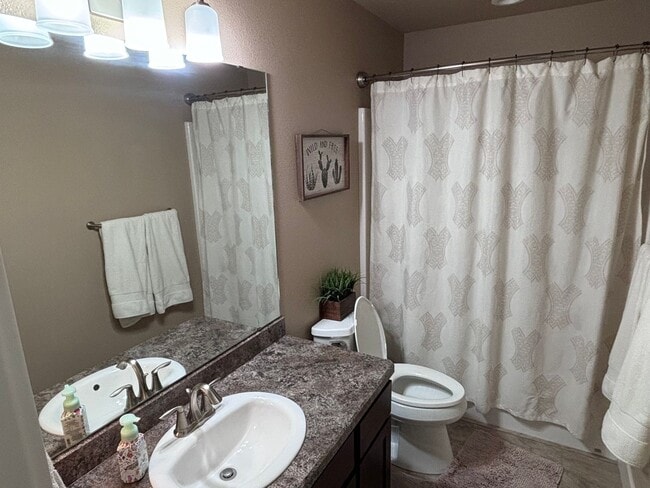 Building Photo - Beautiful West End Home