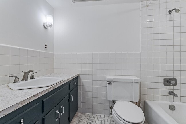 Building Photo - 168 Mendham Rd