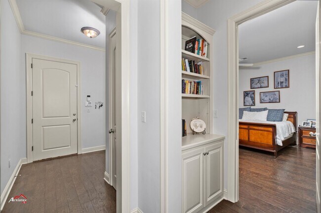 Building Photo - LUXURY LIVING IN THE PRESTIGIOUS PROVENANCE SUBDIVISION