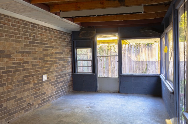 Building Photo - 116 Nelda Dr