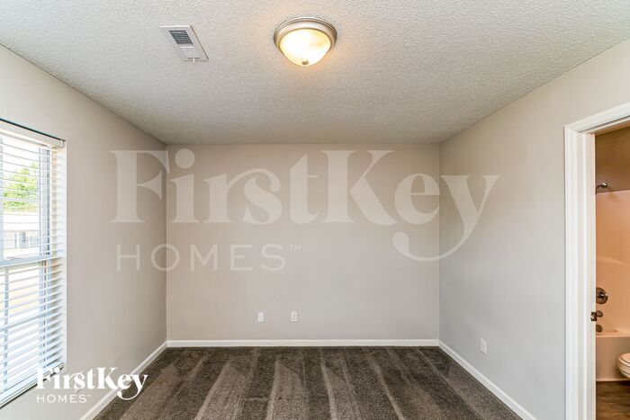 Building Photo - 2466 Shadow Valley Rd