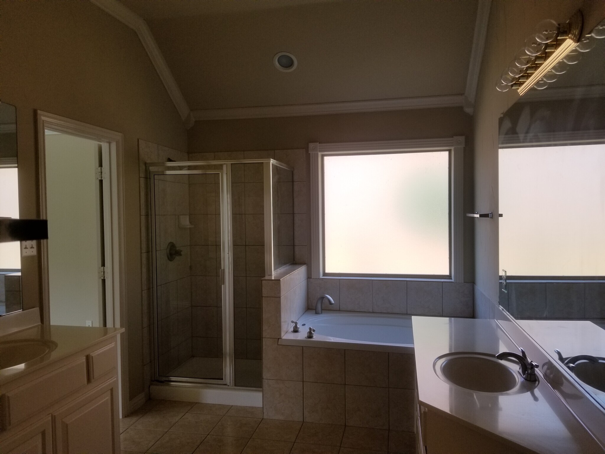 Building Photo - 552 Palomino Way