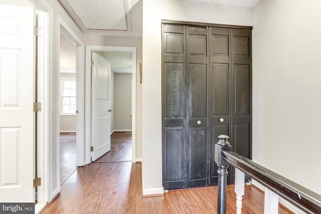 Building Photo - 5420 King Arthur Cir