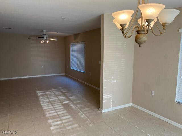 Building Photo - 9440 Ivy Brook Run