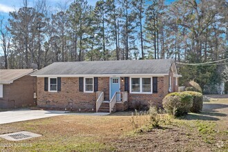 Building Photo - Spacious 3BR Home – Centrally Located | St...