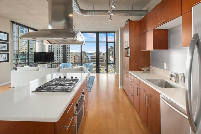 Building Photo - 2720 3rd Ave