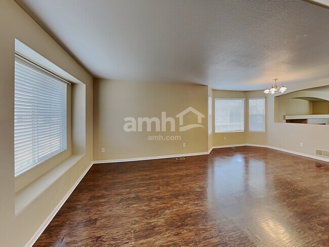 Building Photo - 10745 Kalispell St