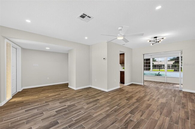 Building Photo - 430 Sunnyside Dr