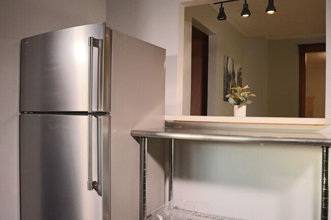 Building Photo - Comfy & Chic Council Bluffs Retreat - 2BR 1B