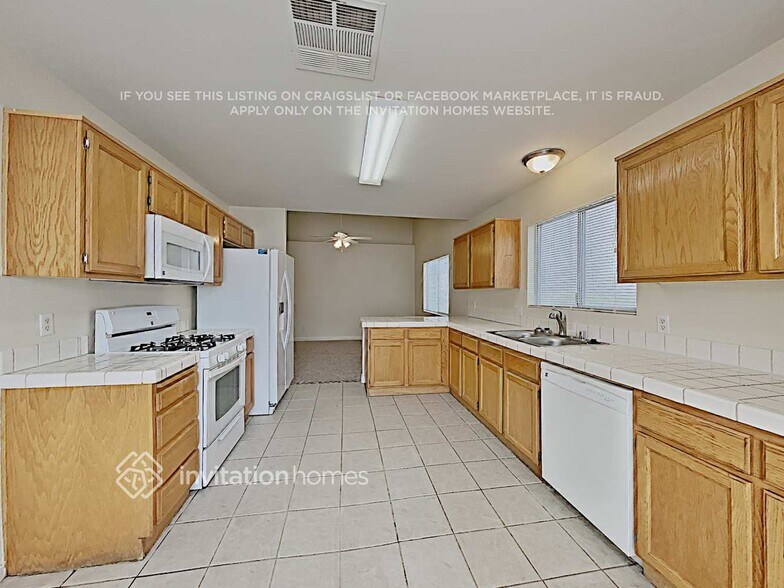 Building Photo - 3725 St Charles Ct