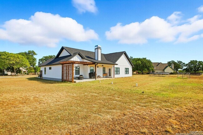 Building Photo - 418 Tawny Oak Cir