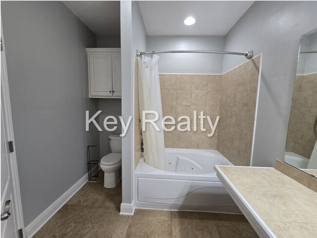 Building Photo - ****6140 Rachelle - Townhome, off Twin Bri...
