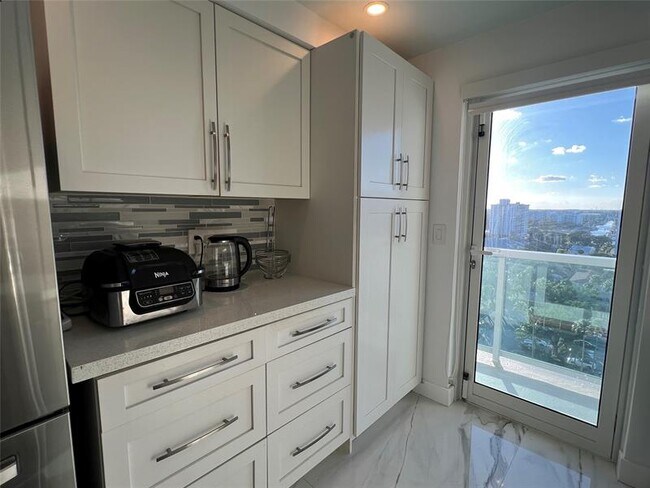 Building Photo - 1610 N Ocean Blvd