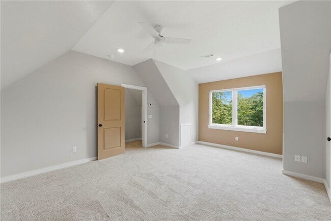 Building Photo - 14 Marisco Ln