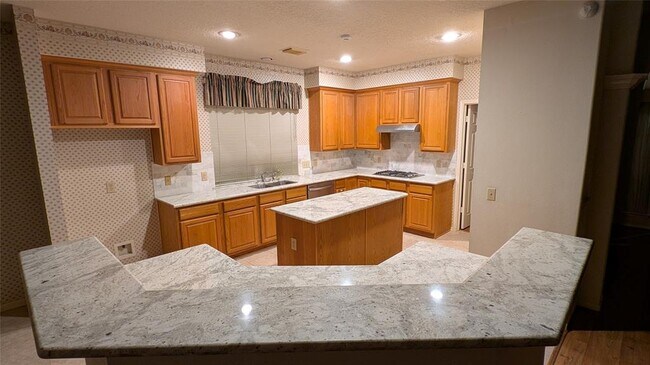 Building Photo - 23206 Colony Green Dr