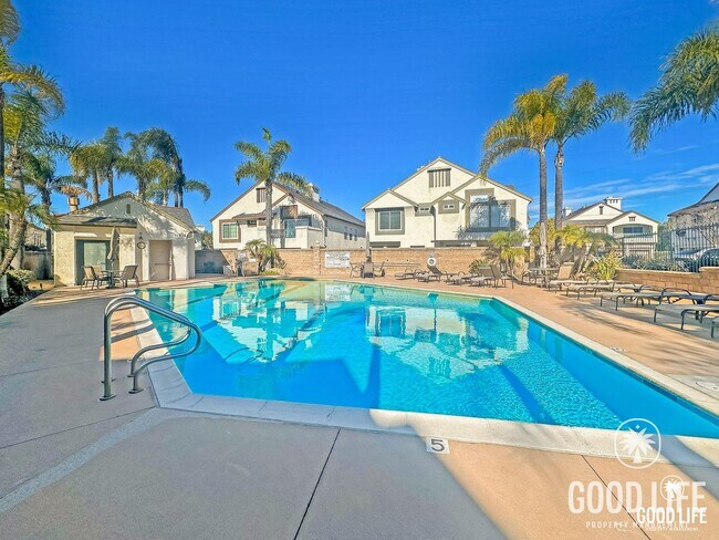 Building Photo - Great 2B/2BA Townhome in Scripps Ranch w/ New Carpets, A/C & Swimming Pool!