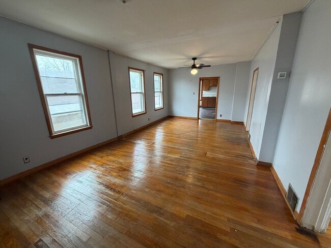 Building Photo - 1204 N State St