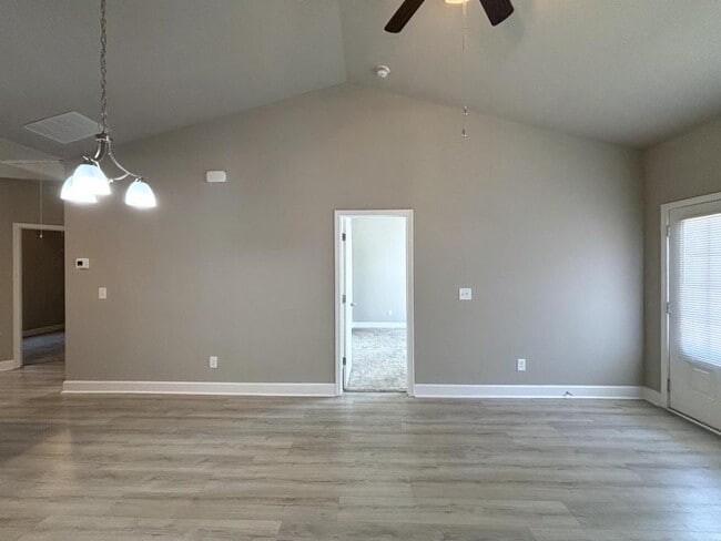 Building Photo - 602 Parkview Ct