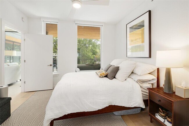 Building Photo - 1600 S 1st St