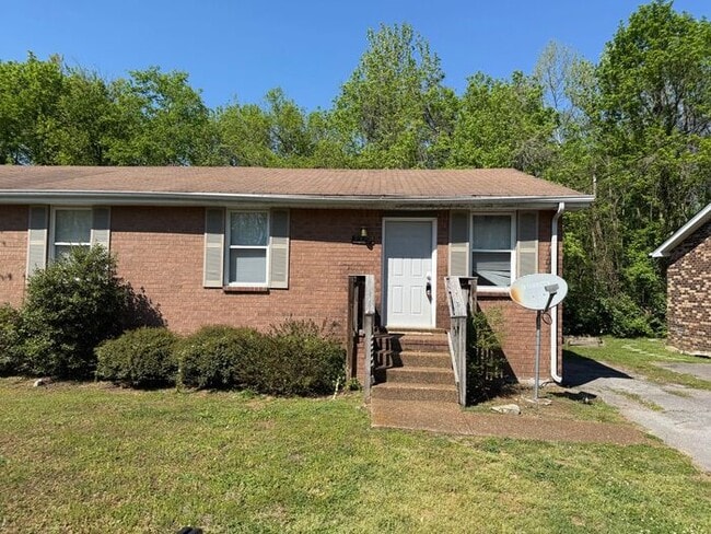 Building Photo - Inglewood Duplex Available Now!