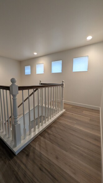 Building Photo - 9476 Questa Pointe